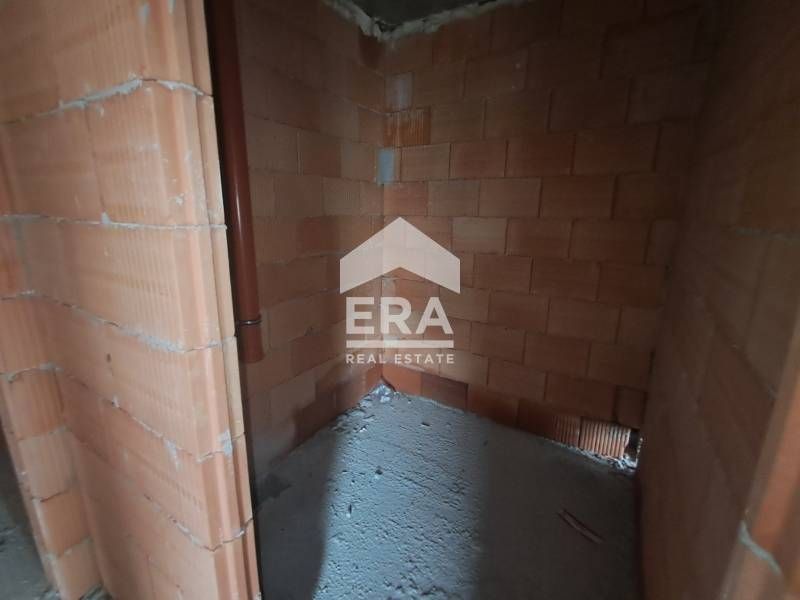 Продава се Двустаен апартамент в Варна, м-т Пчелина - 67 кв.м за 971 €/кв.м - Снимка #9