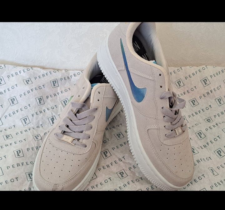 Новый Кросовки женские