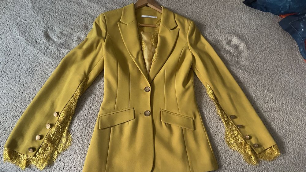 Сако в цвят горчица