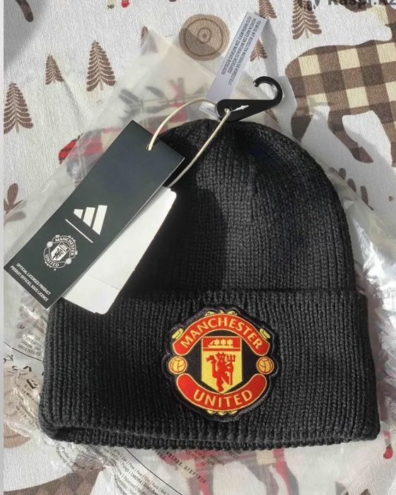 Шапка новая adidas MU