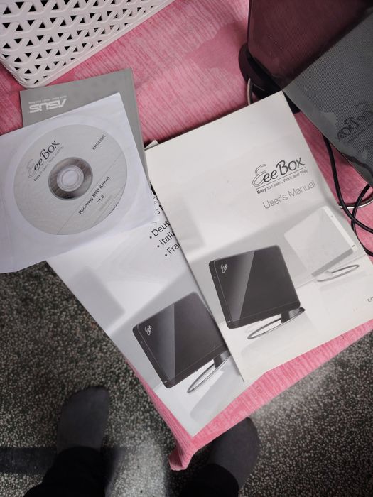 Мини компютър Asus EeeBox
