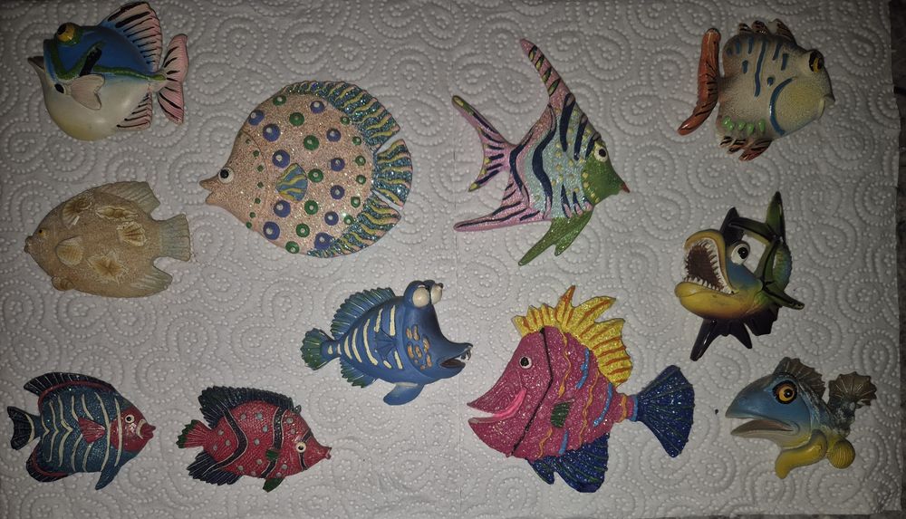 Pestisori figurine cu magnet 11 bucati pret ocazie
