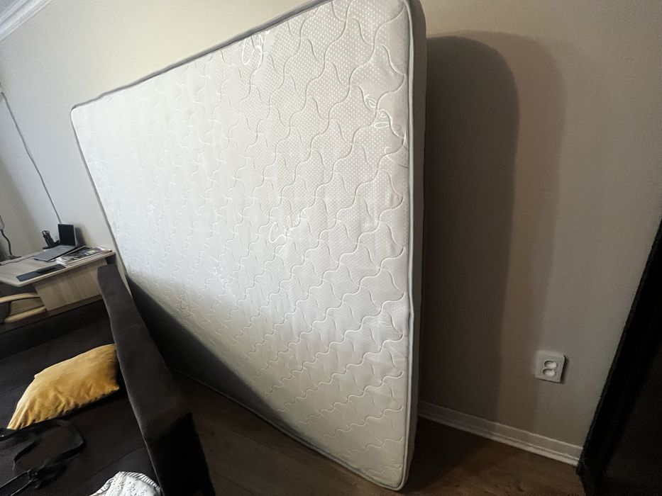 Продаю двуспальный матрас