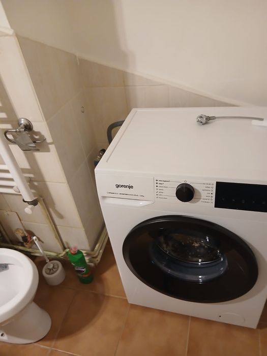 Inchiriez apartament o camera 44mp  Zimbru rond (floraria Mir)
