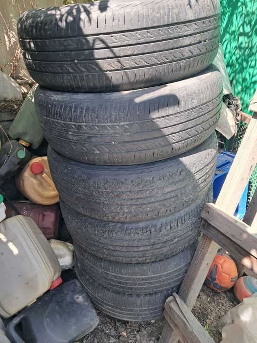 Срочно продам резину на кроссовер