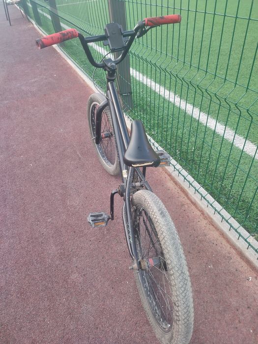 Продаю чёрный BMX