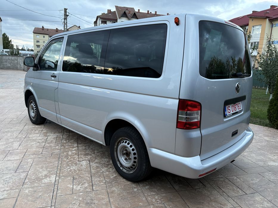 VW Transporter T5 2015 - 8+1 LOCURI - 2.0 TDI 102CP