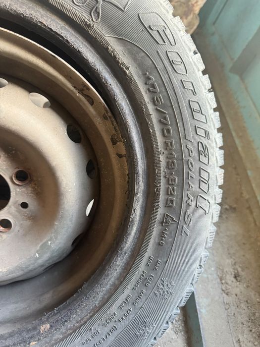 Продам комплект Cordiant 175/70 R13 с дисками