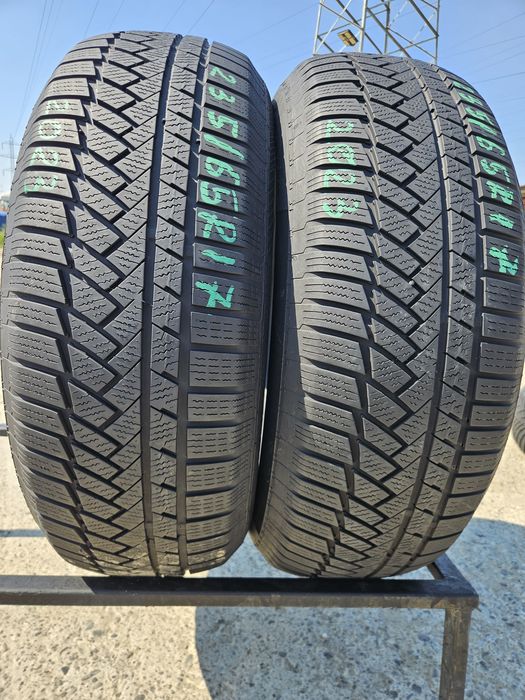 Vând anvelope iarna 235/65r17 235/65/17 CONTINENTAL