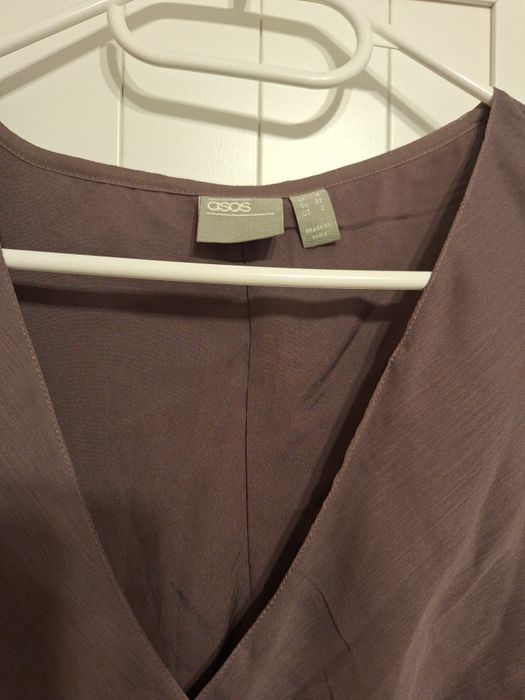 Рокля Asos в цвят пепел от рози