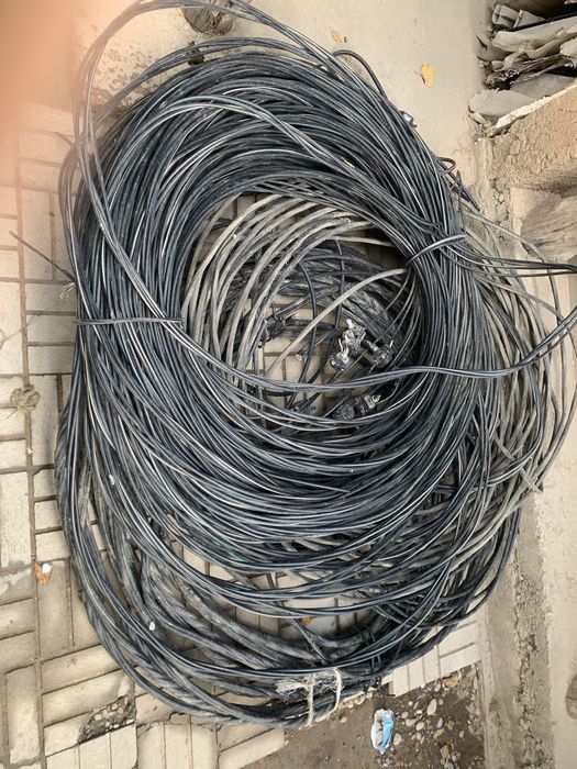 Продам электро кабеля 4-жильные 4/10, 4/20