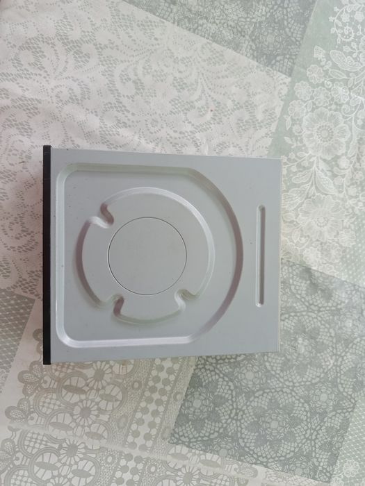 DVD-RW привод Lite-On iHAS124-04 SATA