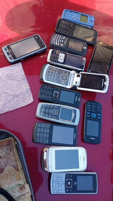 Корпуса телефонов