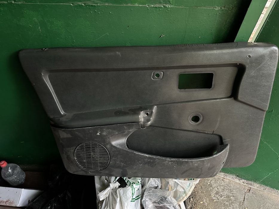 Дверные обшивки и бензобак ВАЗ 2109, 21099