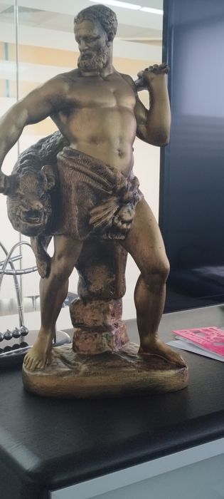 Продам гипсовую статую