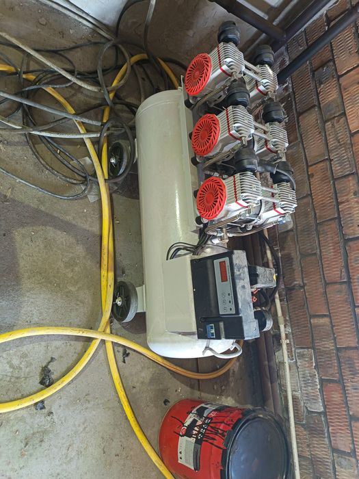 Компрессор безмасляный DGM