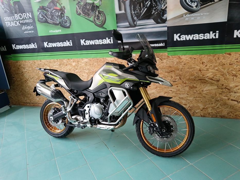 Voge 900 ds 2025 TVA deductibil