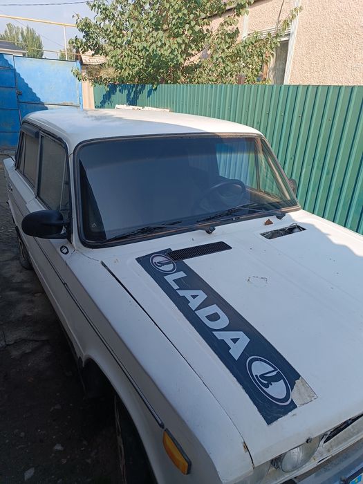 Жигули шестерка.