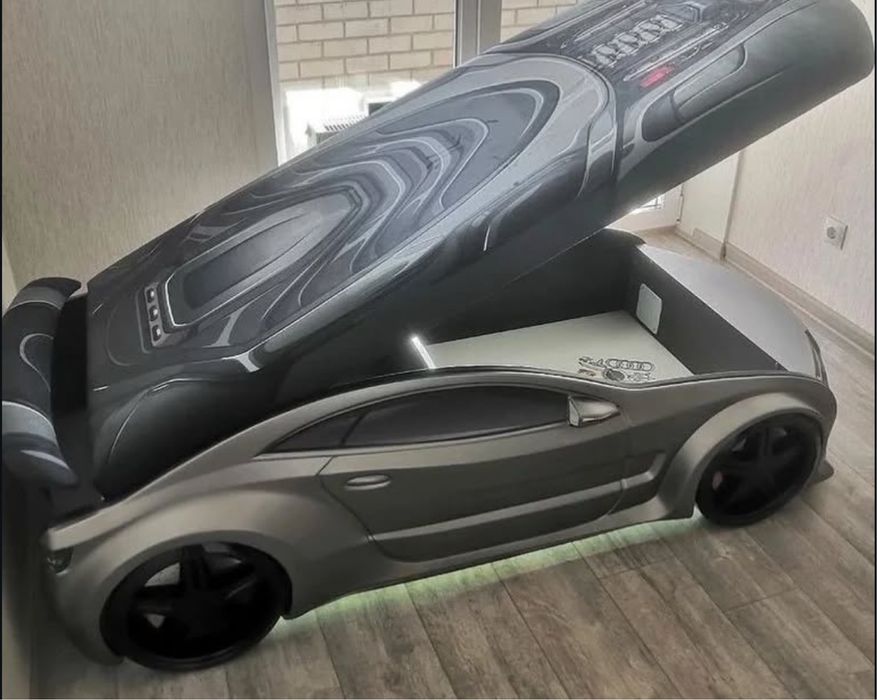 Детская кровать машинка