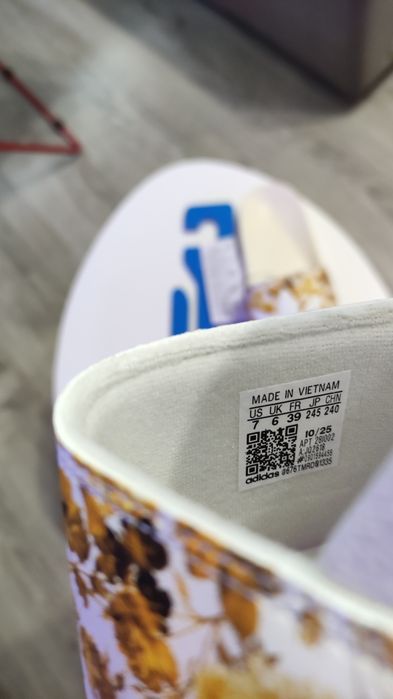 Нови дамски джапанки 
Adidas Originals 
size 39