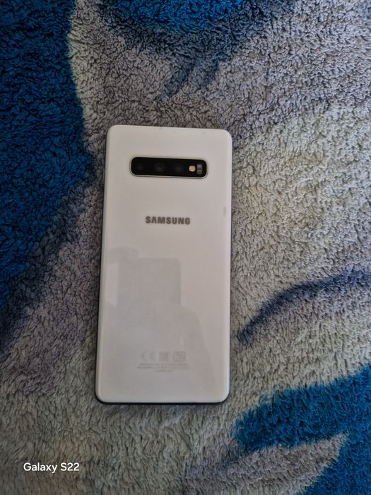 Продам Samsung S10+ 8/128