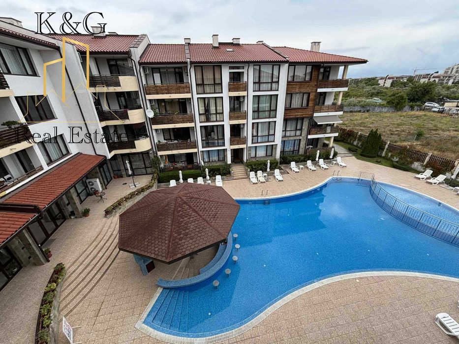 Двустаен с басейн в гр. Несебър