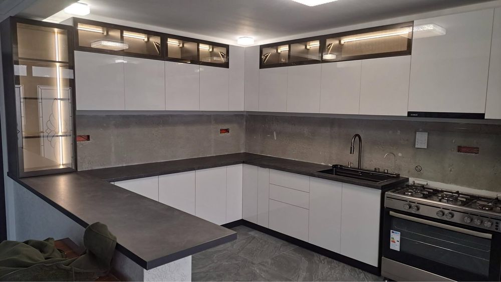 Mobilier la comanda