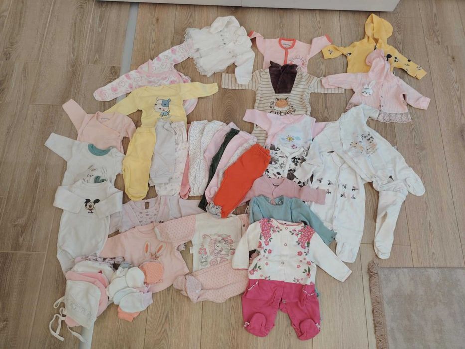 Дрехи за момиче 0-3м.