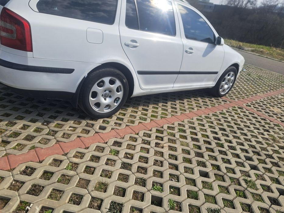 De vânzare urgent scoda octavia 2 motor 2l diesel 2007
