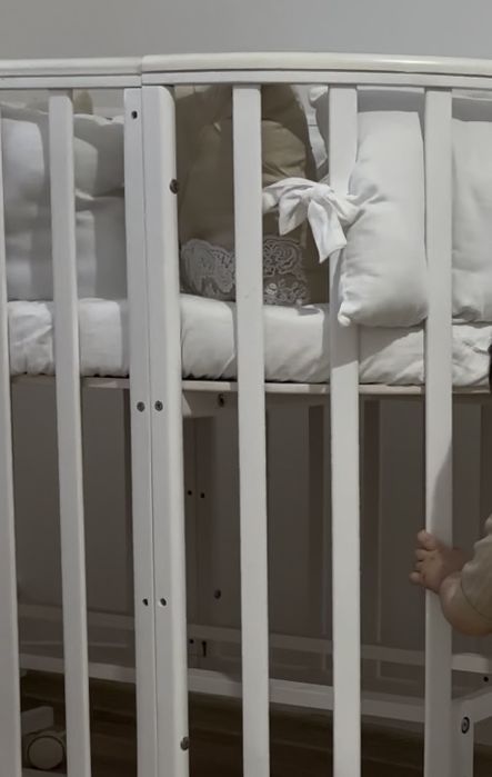 Продам белую кроватку 8в1