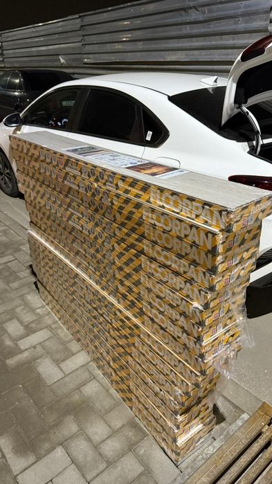 Ламинат 32 класс 8мм новый