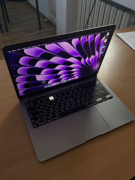 Продам Mac Air m1 2020
