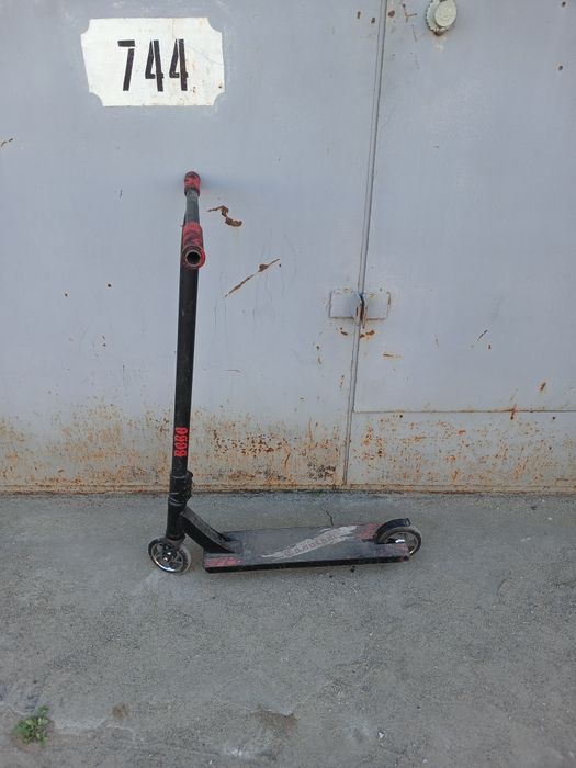 В продаже 2 самоката