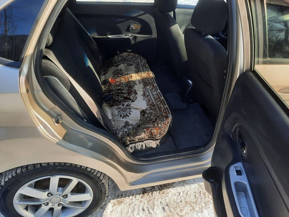 Продам автомобиль    Chery bonus 2012года