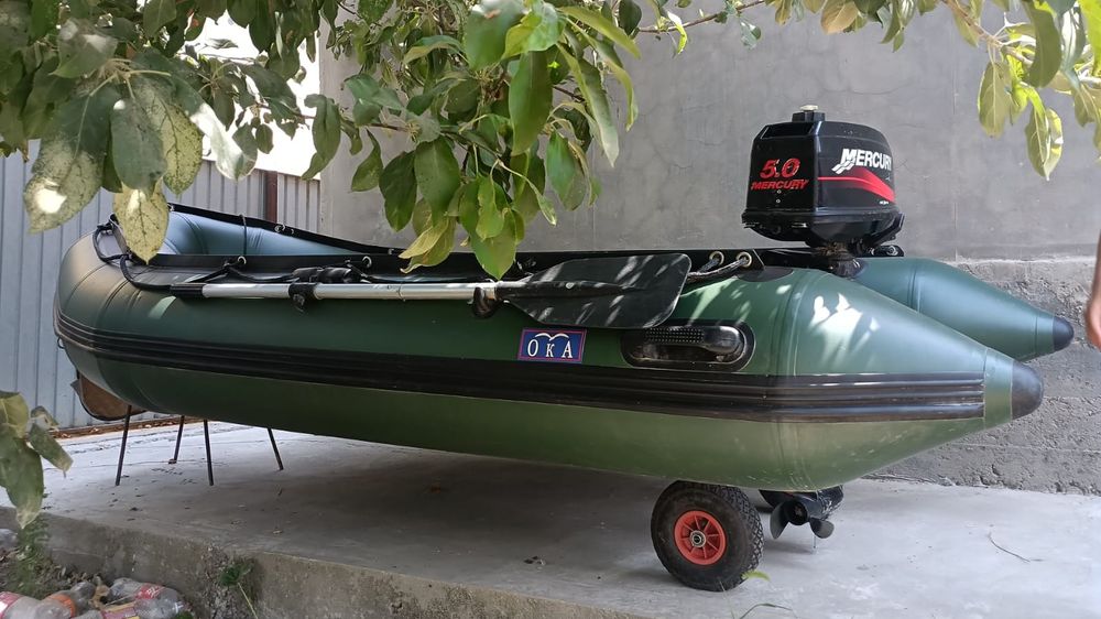Продам лодку с мотором