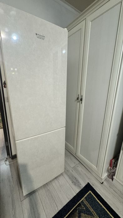 Холодильник Hotpoint ariston