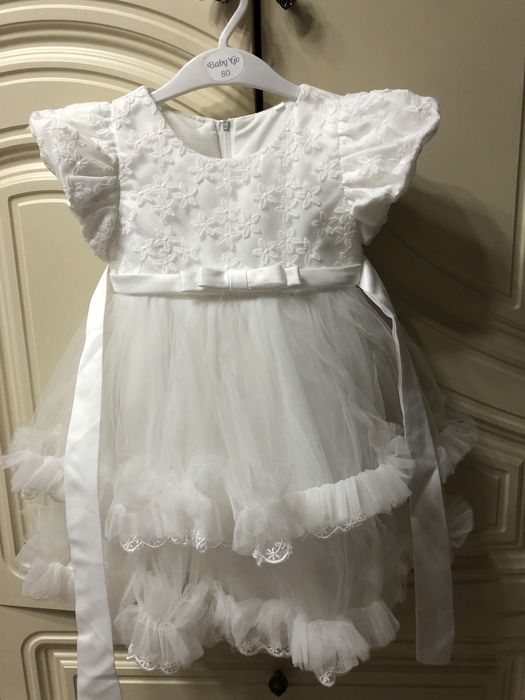 Продам нарядные платья