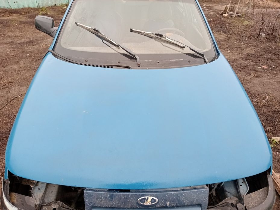 Капот ваз 10. Без вмятин, ровный