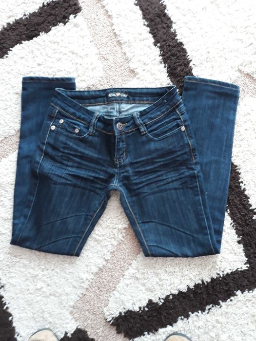 Дамски дънки различни модели нови