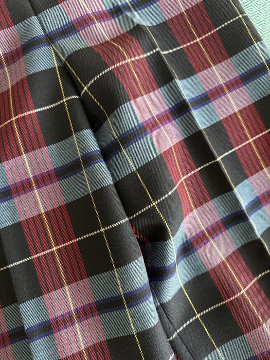Vand pantaloni Zara in carouri
