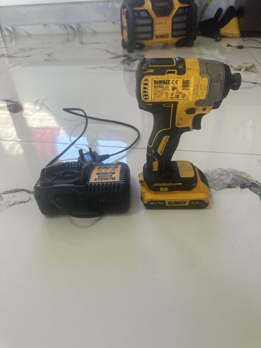 Vand impact dewalt pret 550 lei