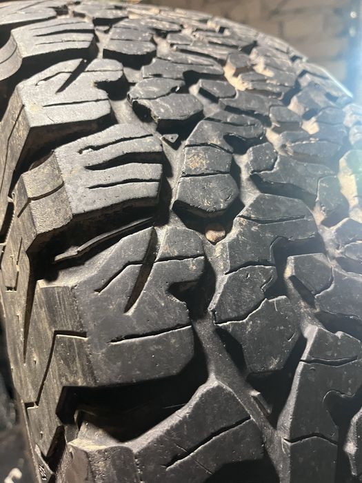 Продавам 4бр гуми 31х10.5R15 с джанти 6х139.7