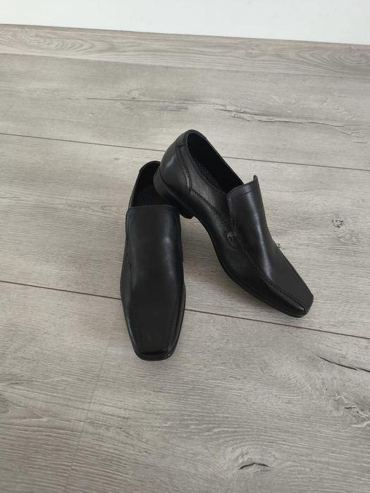 Base London  piele 43