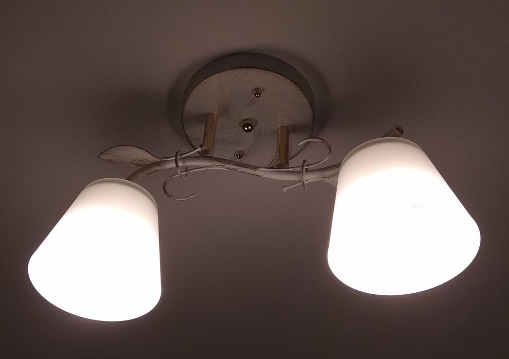 Plafonieră. Model clasic