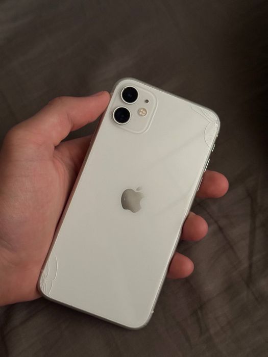 • Apple iphone 11