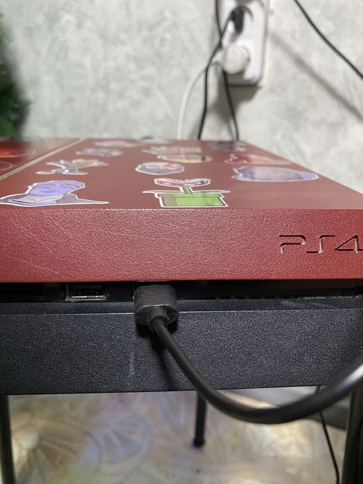 Продам Sony PlayStation 4 торг