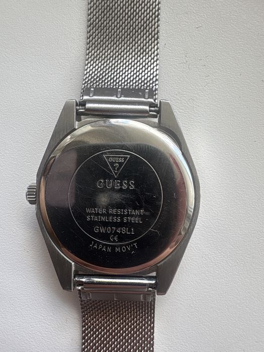 Оригинальные часы Guess