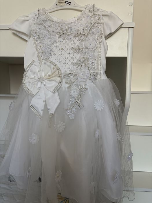 Белое плать детское