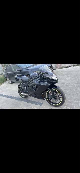 Vand sau schimb cu duba suzuki gsxr 750