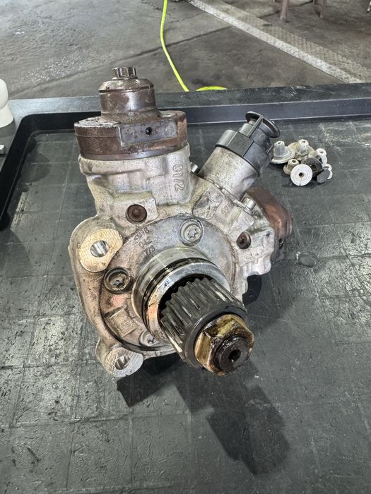 Горивна помпа високо налягане Audi ,A4,A5,A6,Q7,Q8,Touareg.059130755DB